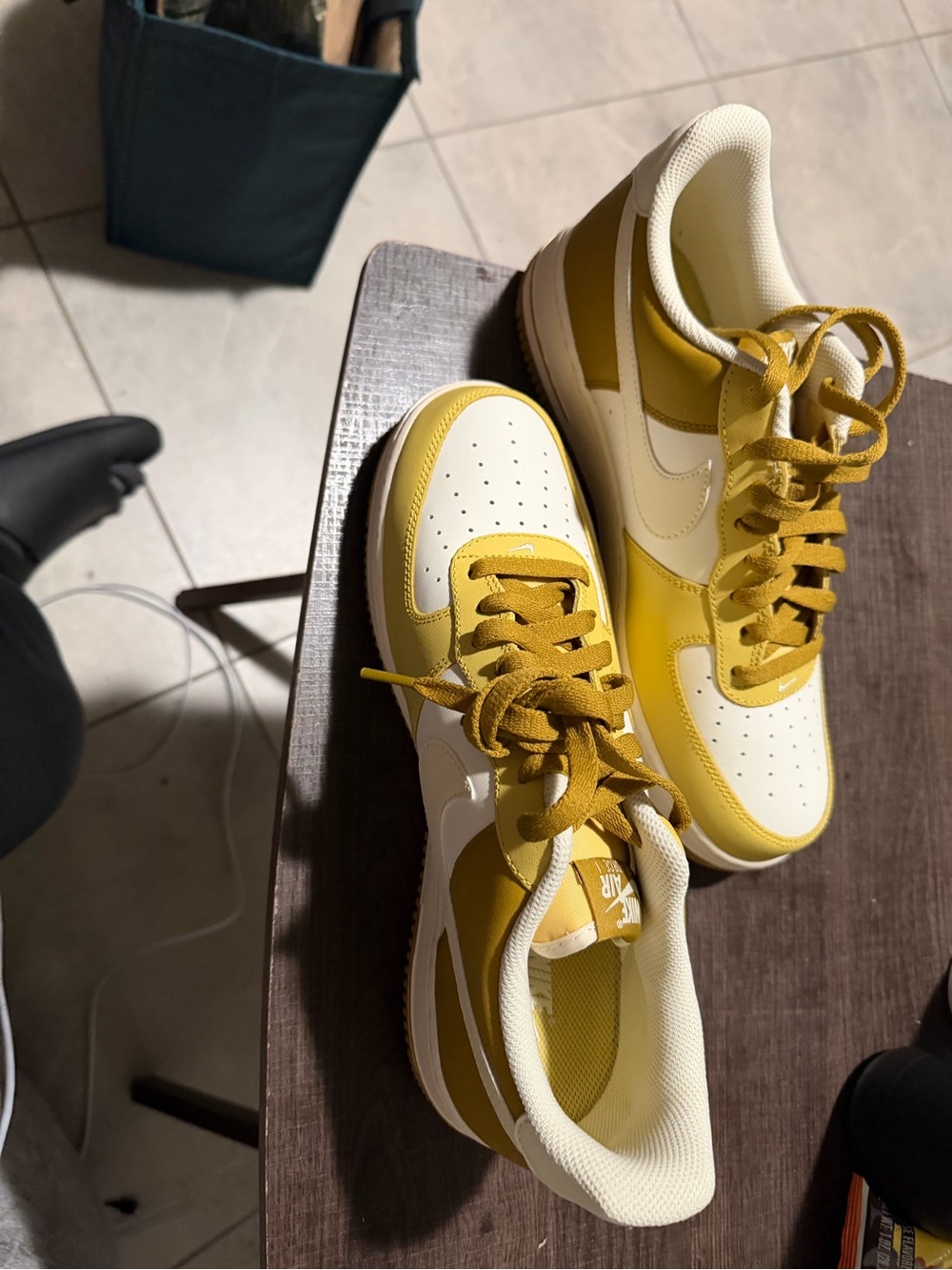 Nike Air Force 1 '07 in Yellow and White Leather